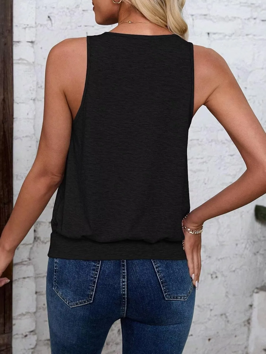 Womens Tank Tops Casual V Neck Sleeveless Summer Spring Clothes Loose Fit Cute Outfit Basic Cami 2025 Fashion Shirts